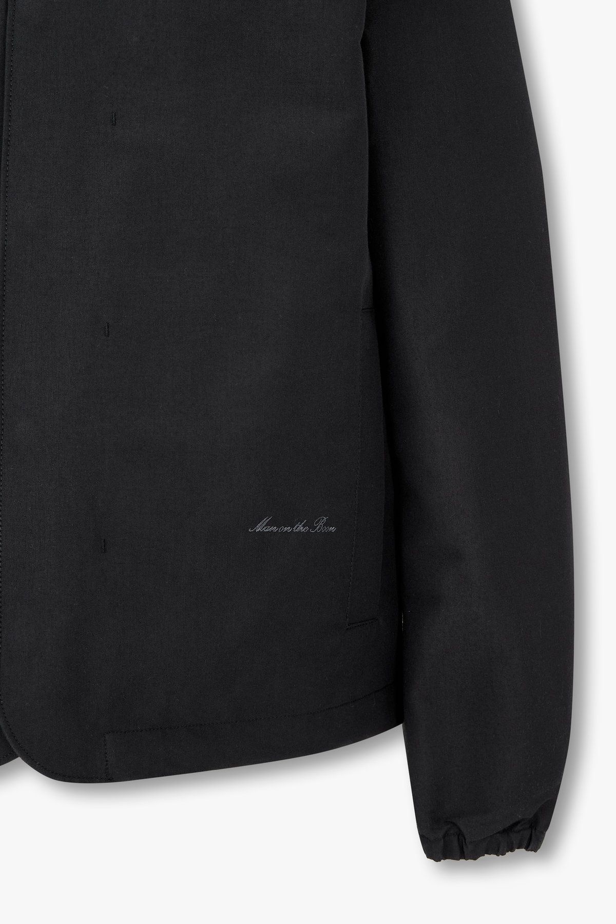 맨온더분(MAN ON THE BOON) 스냅 버튼 라이트 코치 자켓_블랙 4715109014