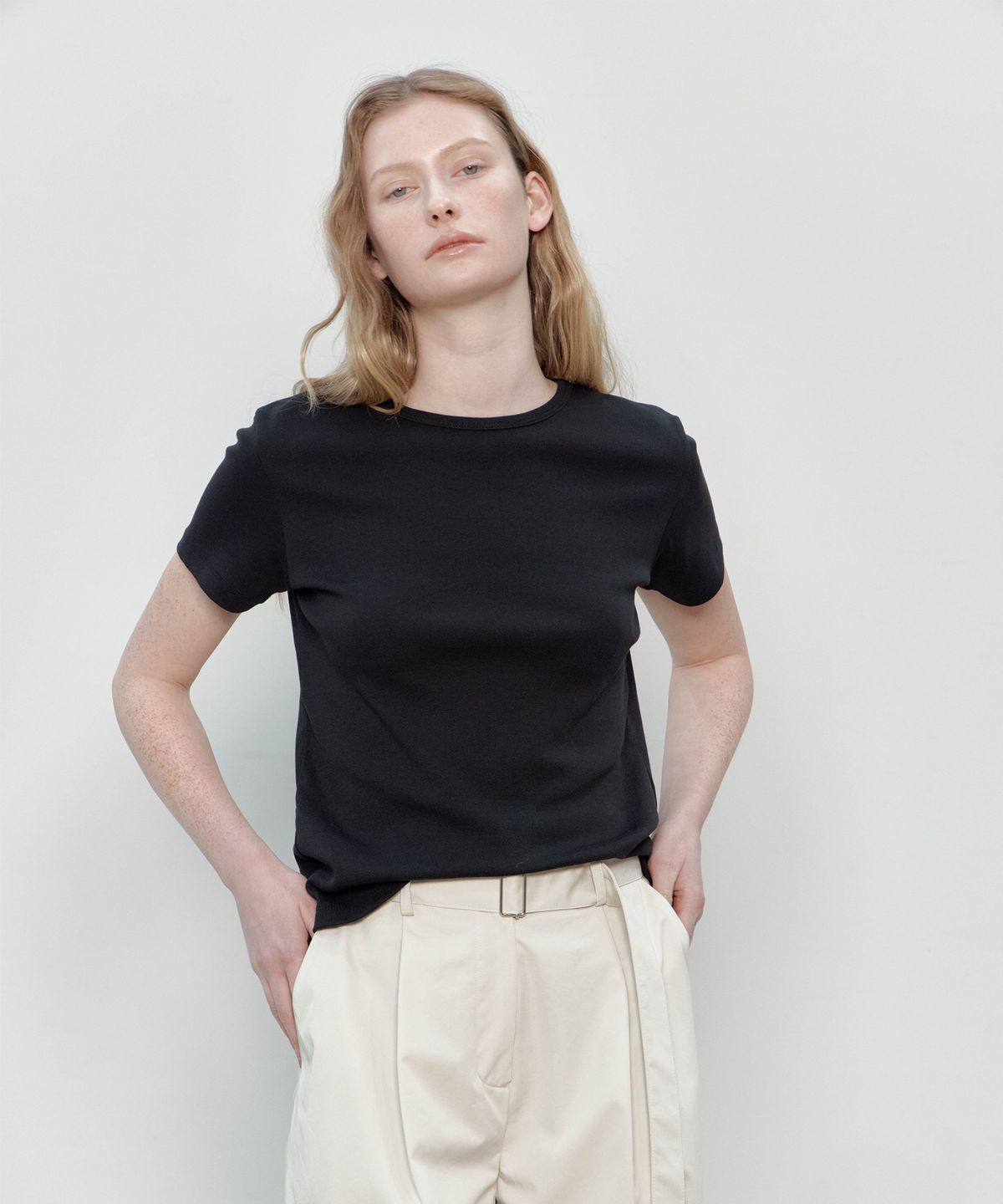 더마고(THEMARGOT) COZY CREWNECK T-SHIRTS (BLACK)