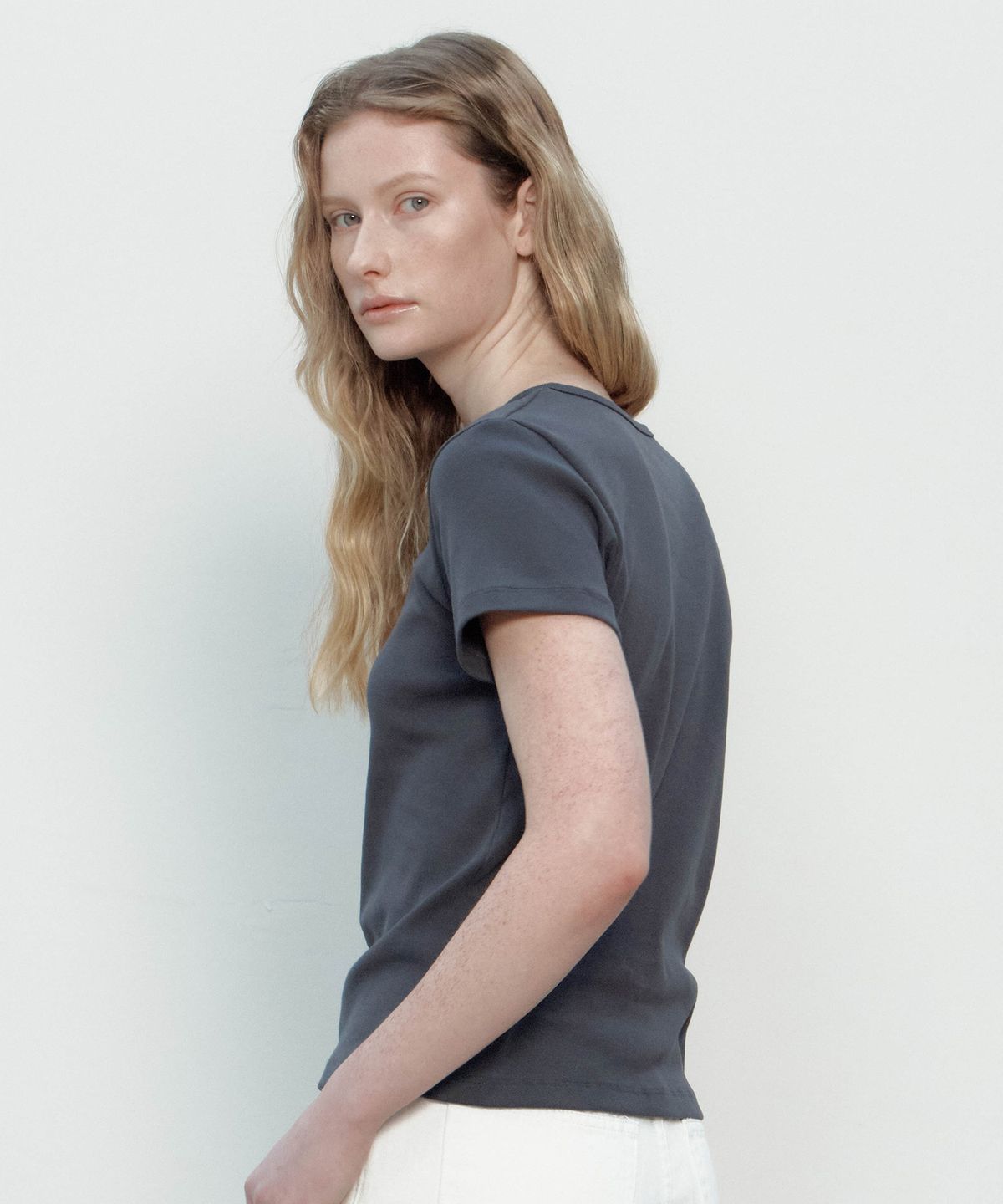 더마고(THEMARGOT) COZY CREWNECK T-SHIRTS (CHARCOAL)