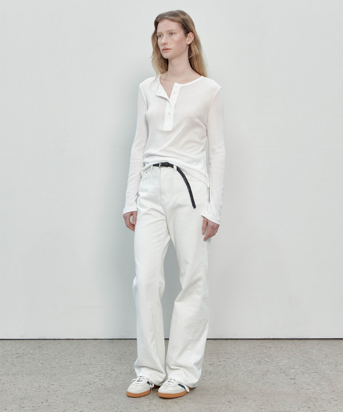더마고(THEMARGOT) ESSENTIAL HENRYNECK LONG SLEEVE (WHITE)