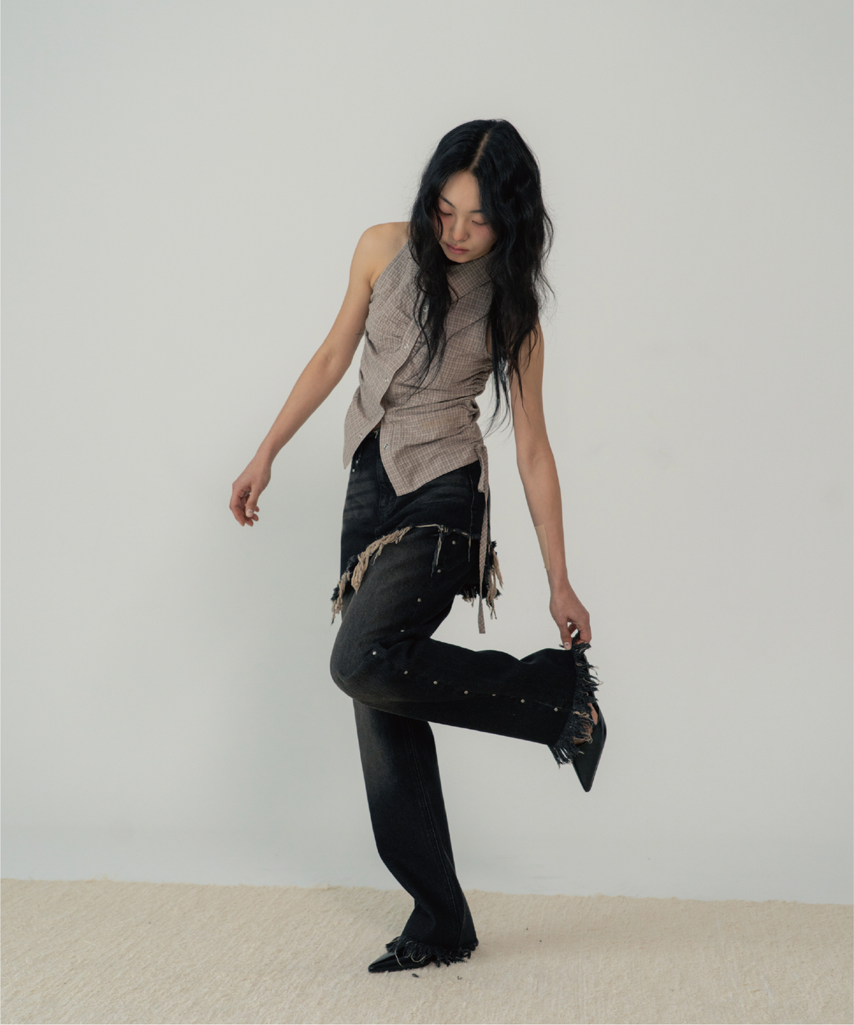 지제뮤지엄(ZIZEMUSEUM) STUD DENIM SKIRT LAYERED PANTS  (BLACK)