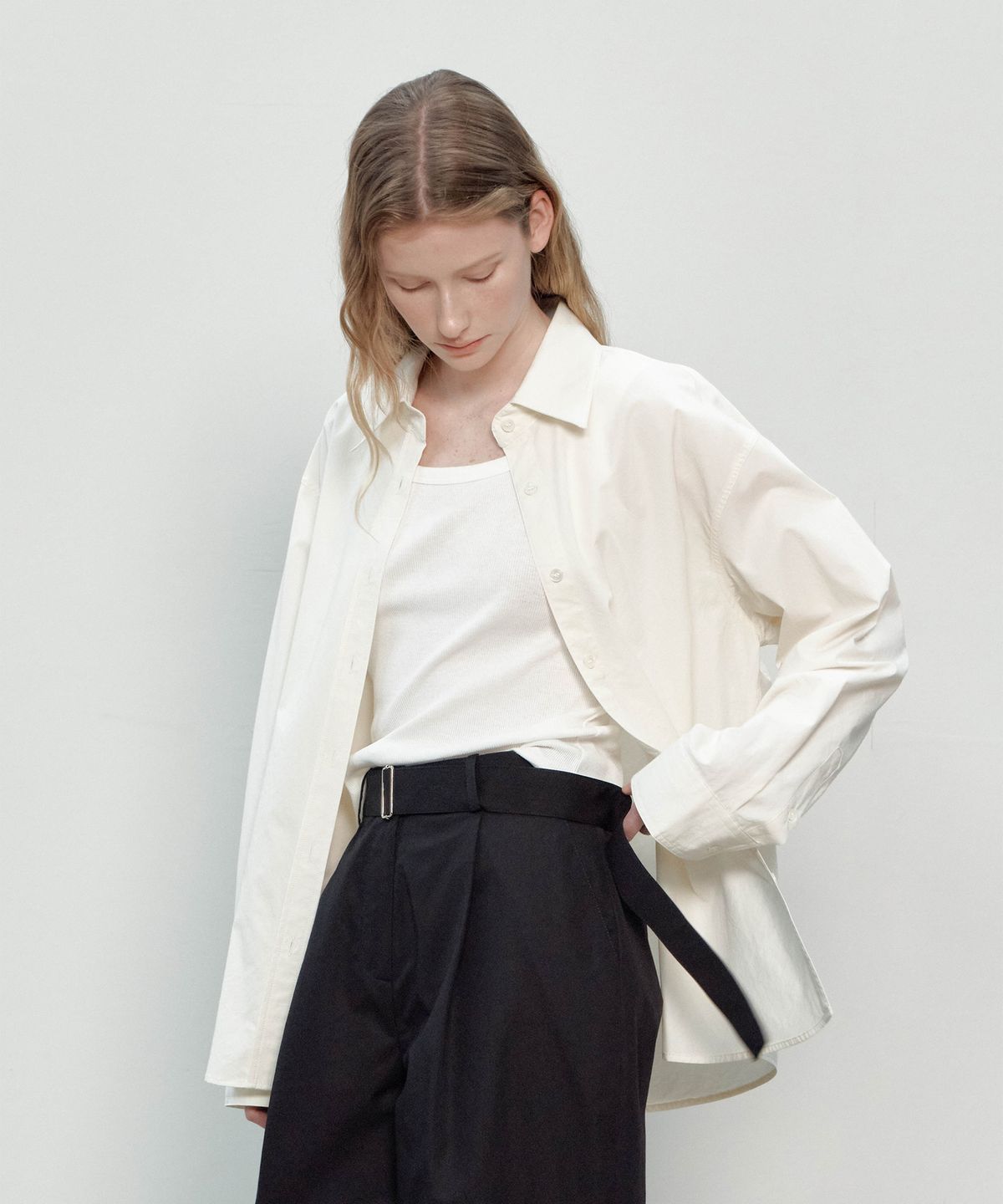 더마고(THEMARGOT) SEMI OVERSIZED CLASSIC SHIRTS (LIGHT BEIGE)