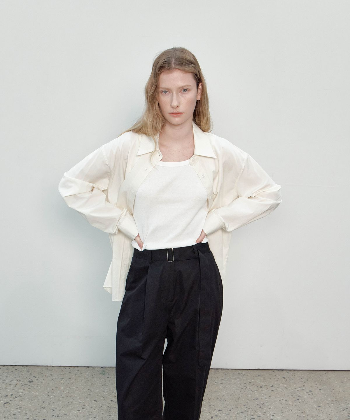 더마고(THEMARGOT) SEMI OVERSIZED CLASSIC SHIRTS (LIGHT BEIGE)