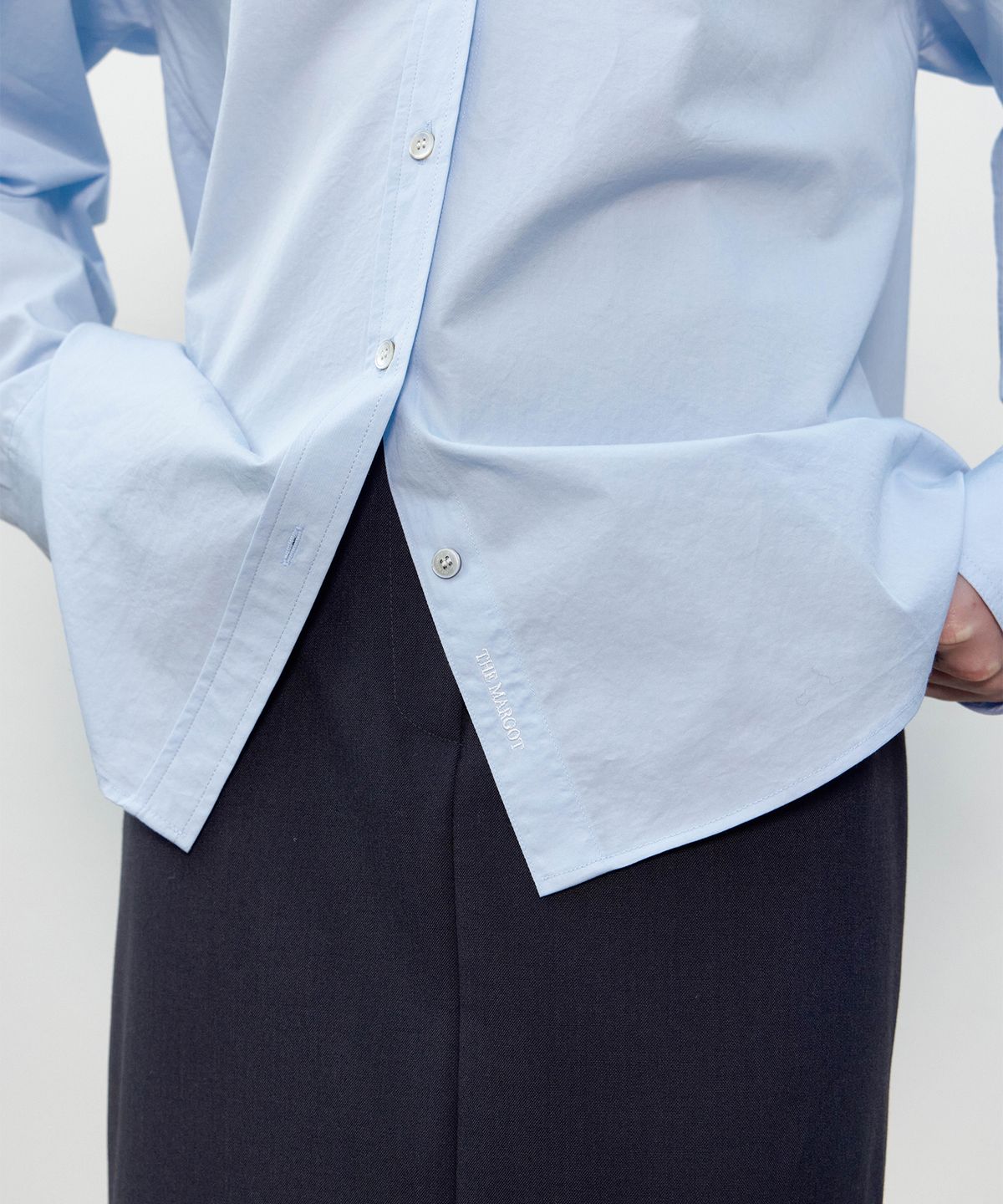 더마고(THEMARGOT) SEMI OVERSIZED CLASSIC SHIRTS (SKY BLUE)