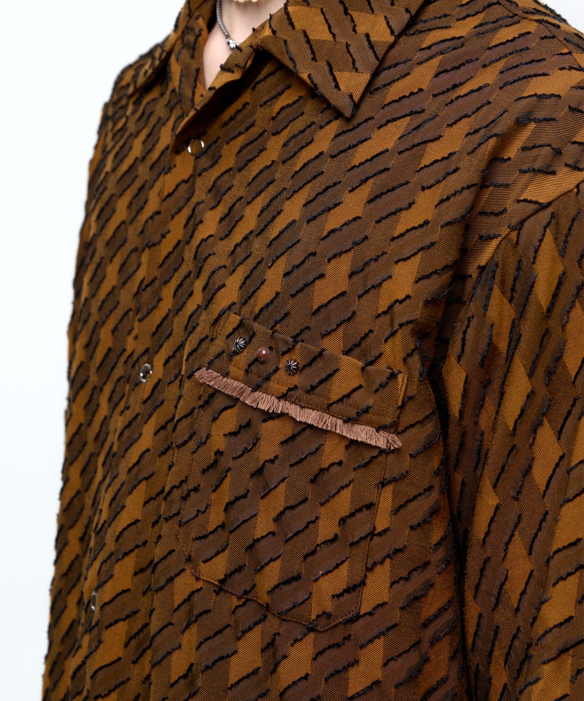 알에스에스씨(RSSC) RIVET GEOMERTIC HALF SHIRT - BROWN