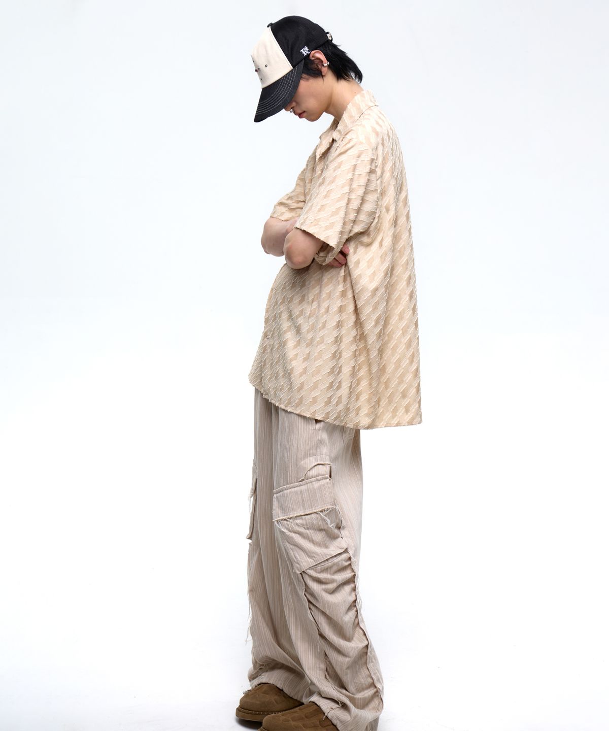 알에스에스씨(RSSC) WRINKLE MIXED STRIPE CARGO PANTS - BEIGE