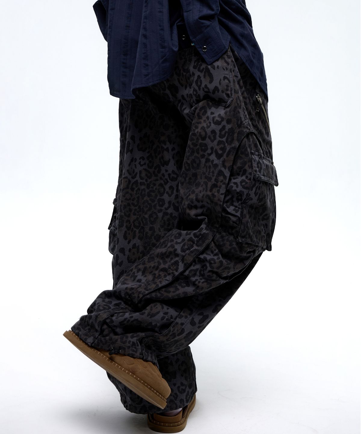 알에스에스씨(RSSC) WRINKLE MIXED LEOPARD CARGO PANTS - NAVY