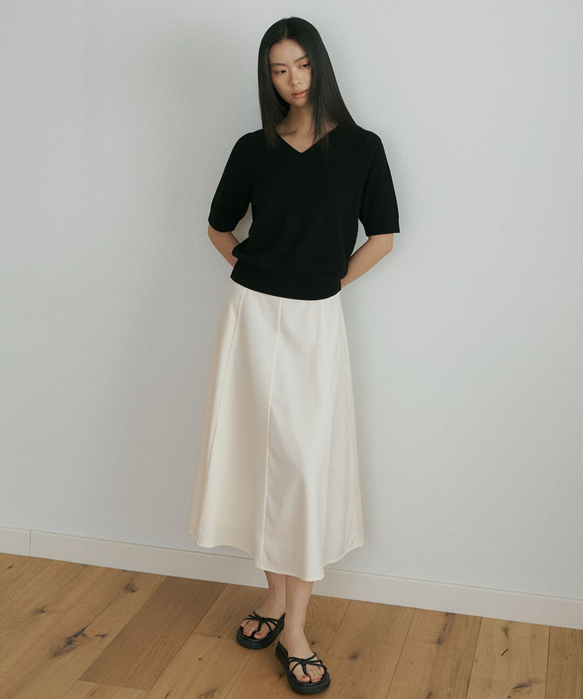 링서울(LINGSEOUL) merino wool v-neck half knit top-black