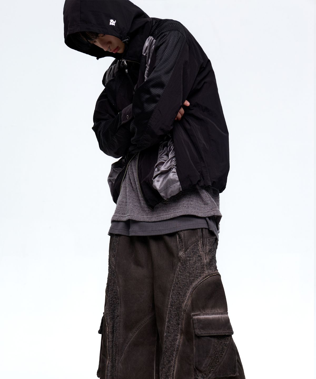 알에스에스씨(RSSC) CURVY INCISION WRINKLE WINDBREAKER - BLACK