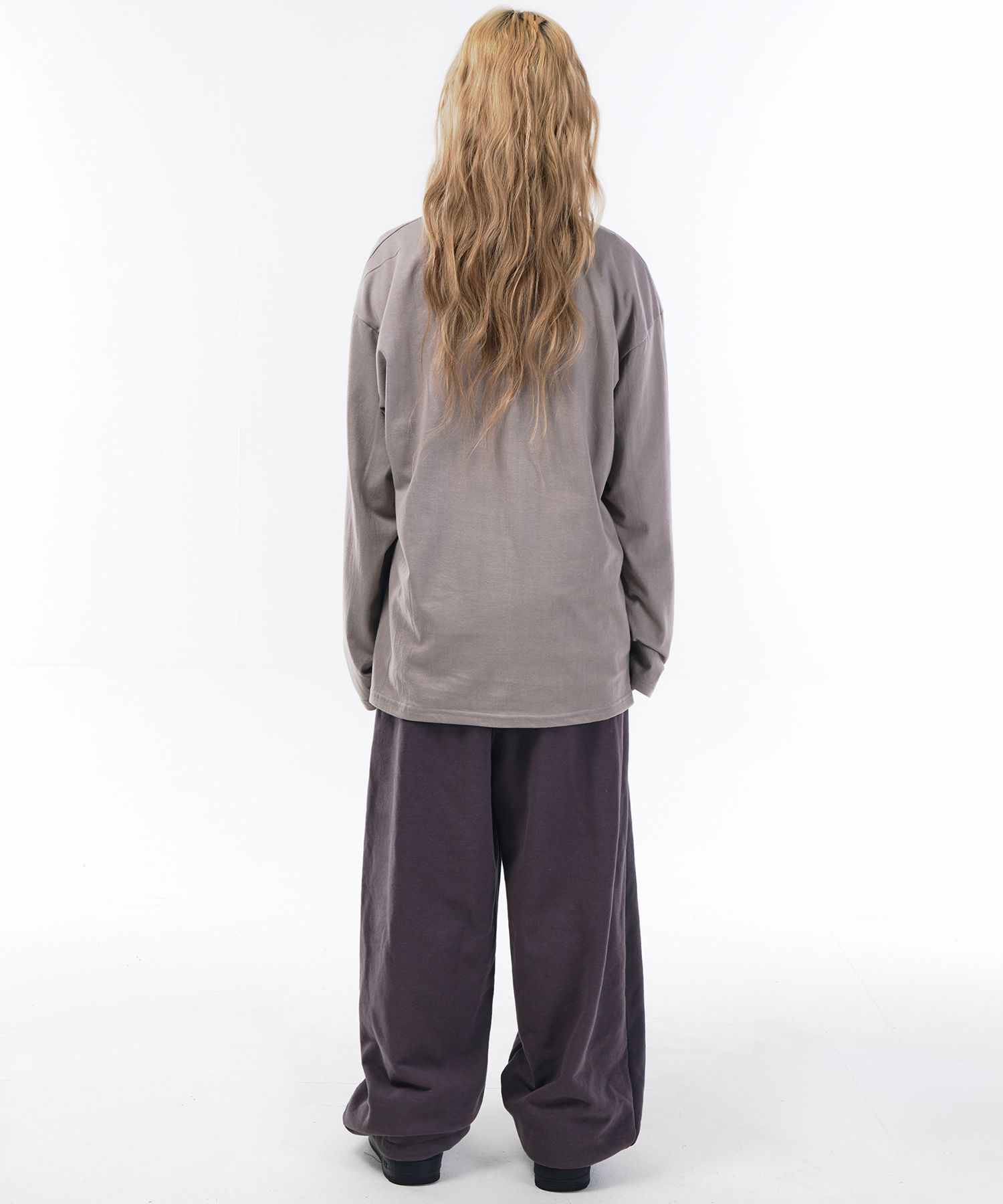 【SCALLYWAG】 LOGO APPLIQUE SWEAT PANTS☆ 韓国人気 MUSINSA公式 | SCALLYWAG Logo Applique Sweatpants [Charcoal]