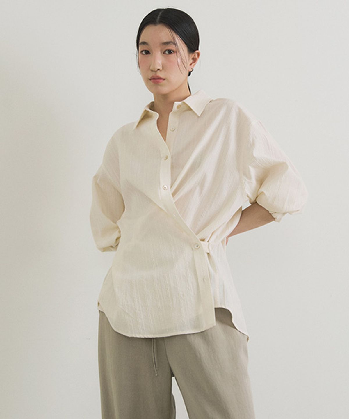 링서울(LINGSEOUL) stripe side button wrap shirt-cream