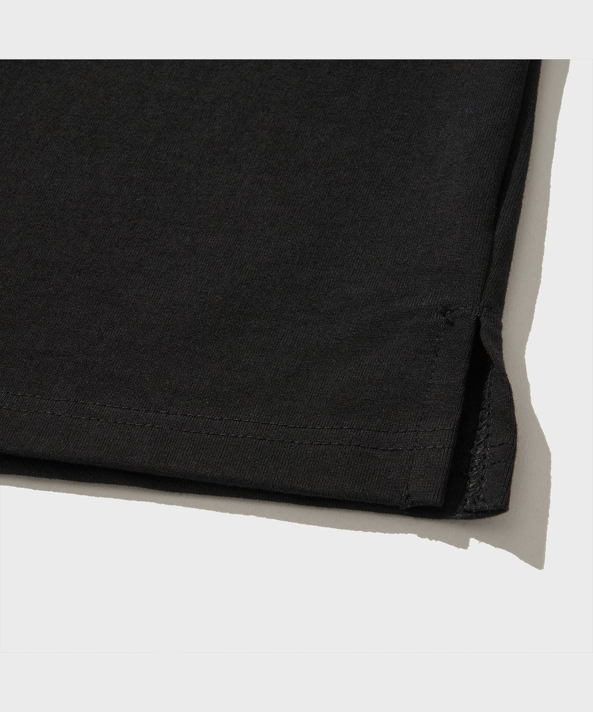 비디알(VDR) HENLY NECK T-SHIRT [Black Night]