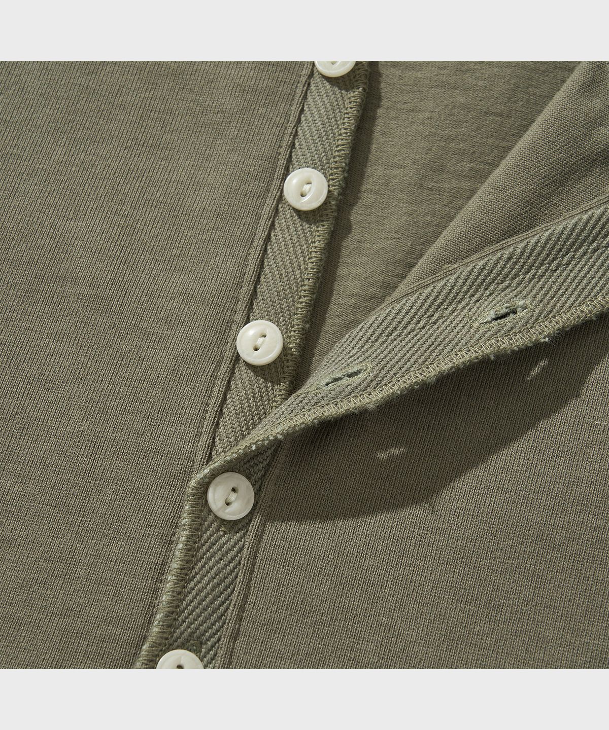비디알(VDR) HENLY NECK T-SHIRT [Army Olive]
