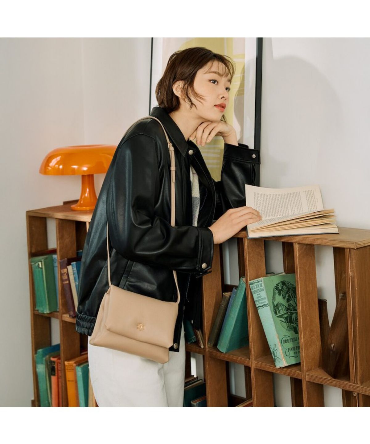 빈폴 액세서리(BEANPOLE ACCESSORY) 소프트 미니멀 크로스백 - 베이지