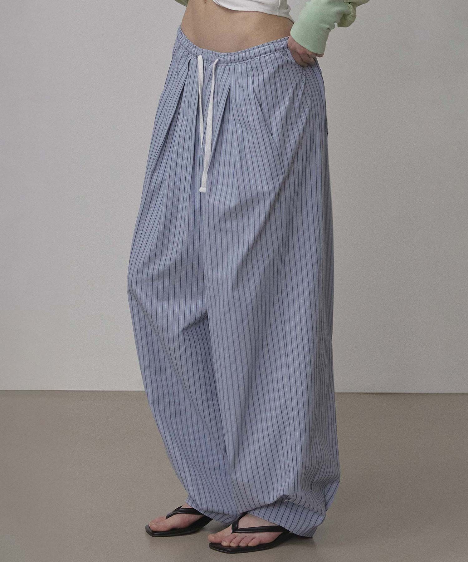 MUSINSA | SCULPTOR Bed To Go Pintuck Pants Blue Stripe