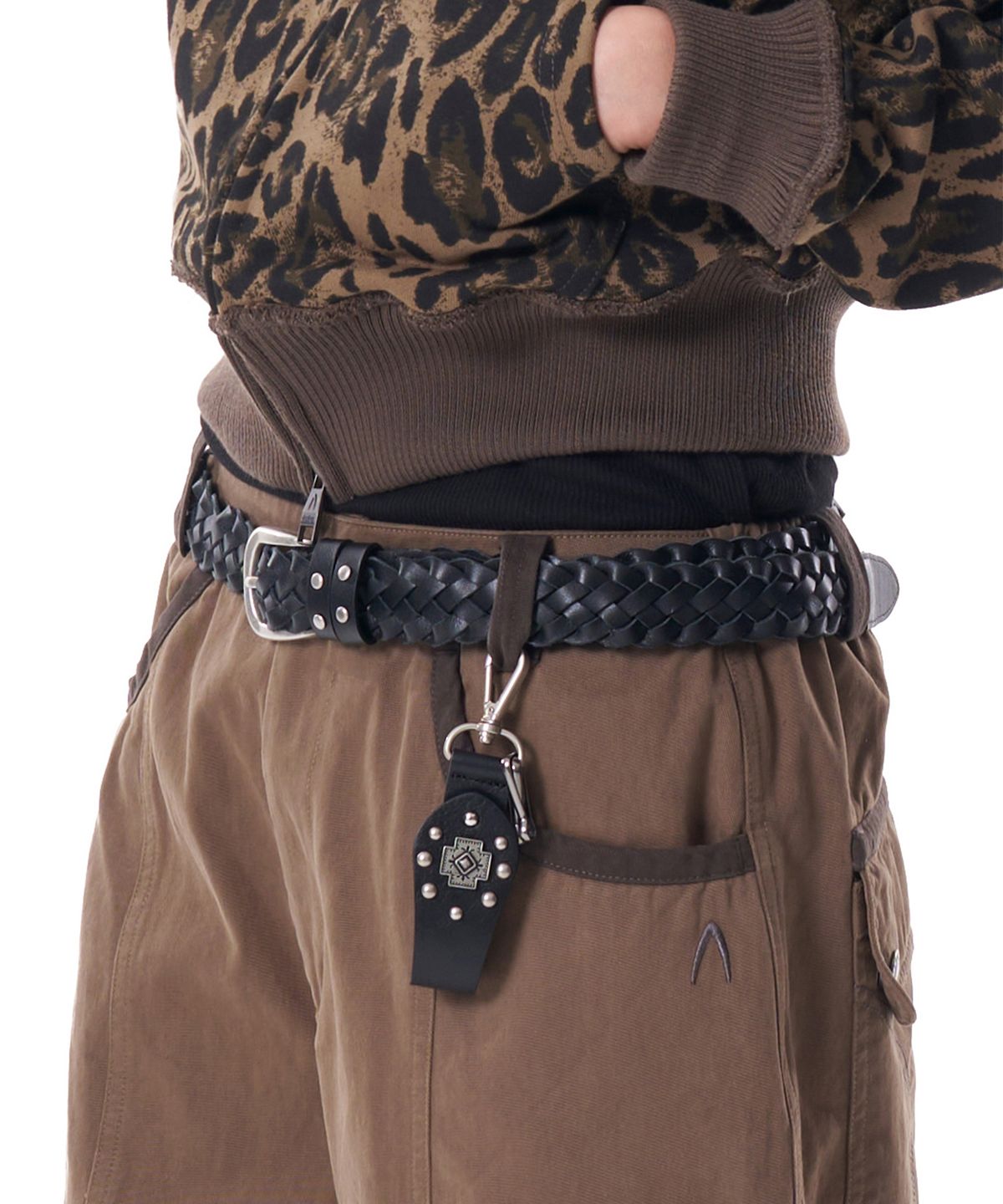 아캄(AAKAM) Cross Studded Leather Keyring (Black)