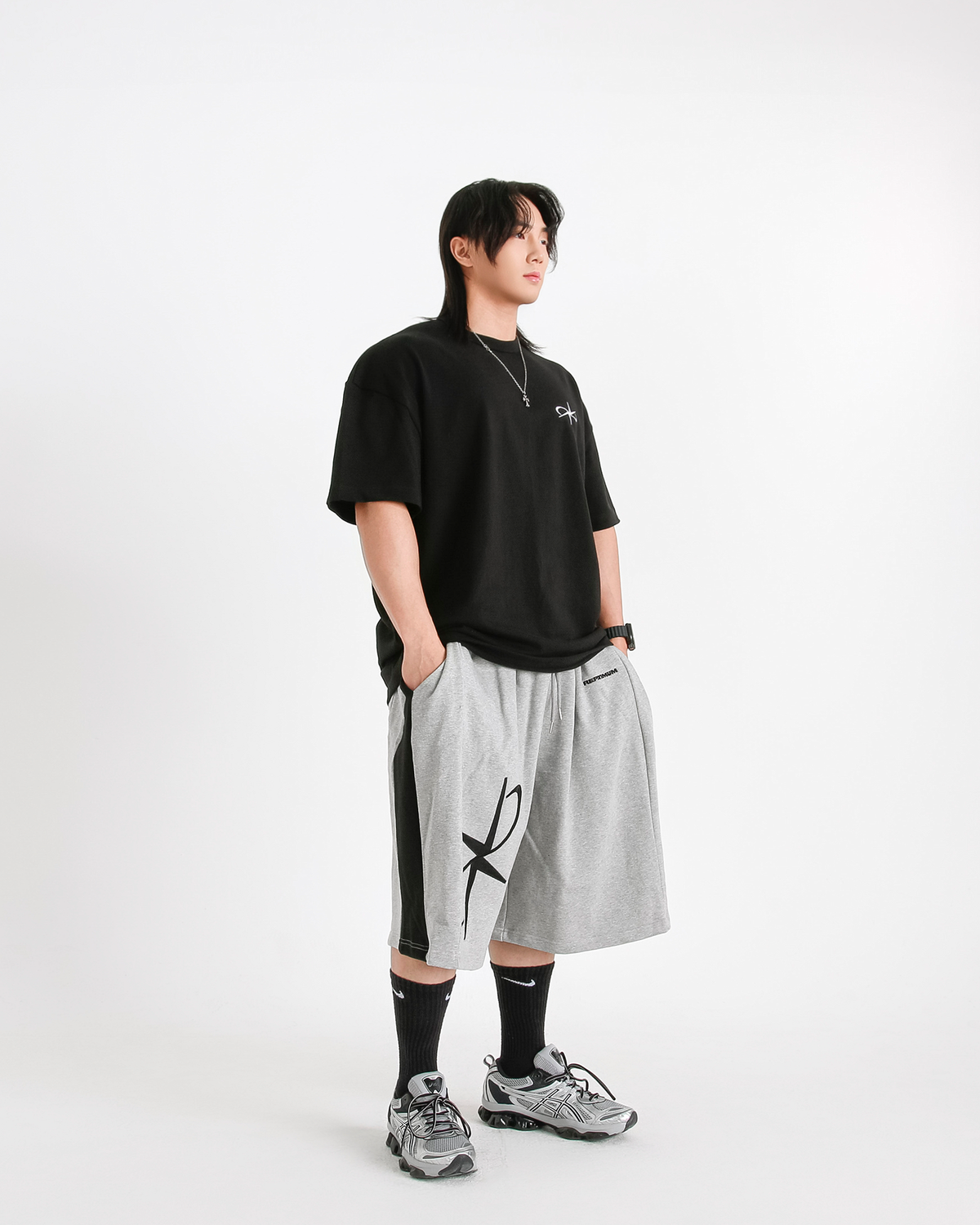 렙시멈(REPXIMUM) 사이드라인 니들포인트 슈퍼 와이드 롱 버뮤다팬츠 (3Colors)