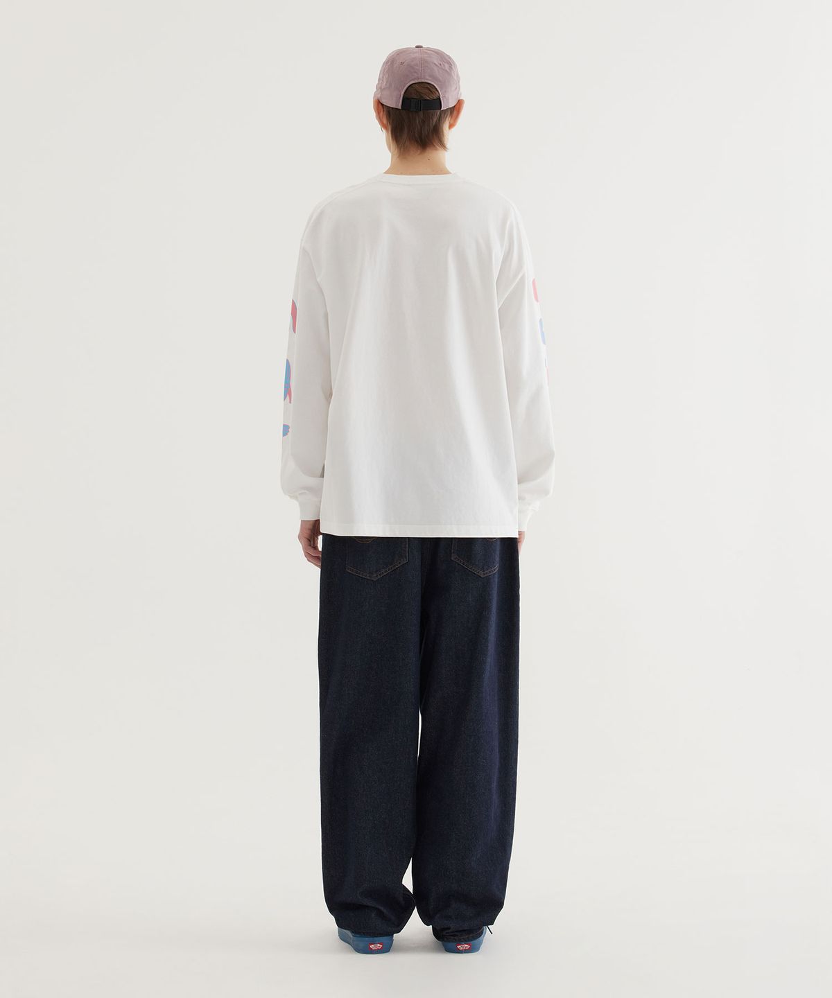 커버낫(COVERNAT) 웨이브 그래픽 롱슬리브 White