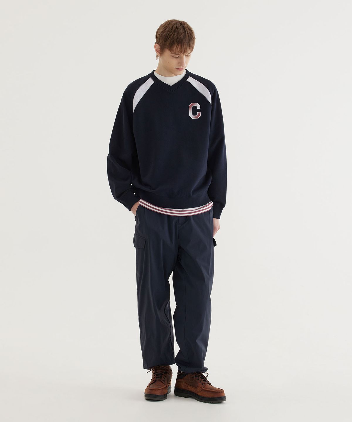 커버낫(COVERNAT) 블록코어 그래픽 맨투맨 Dark Navy