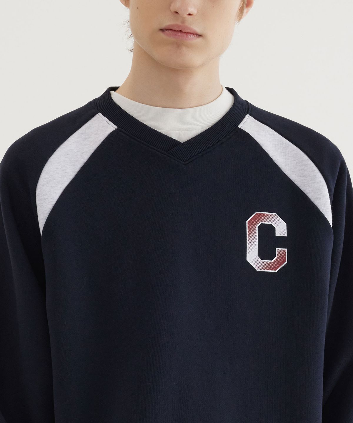 커버낫(COVERNAT) 블록코어 그래픽 맨투맨 Dark Navy