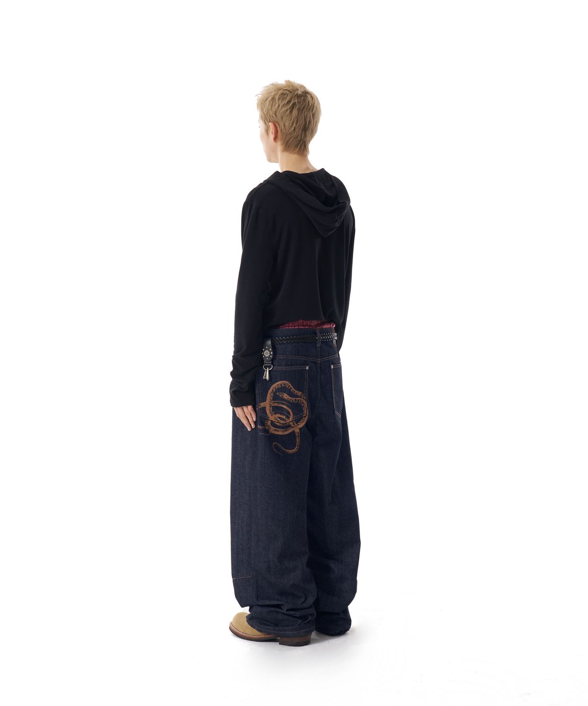 아캄(AAKAM) Snake Printed Denim Pants (Dark Blue)