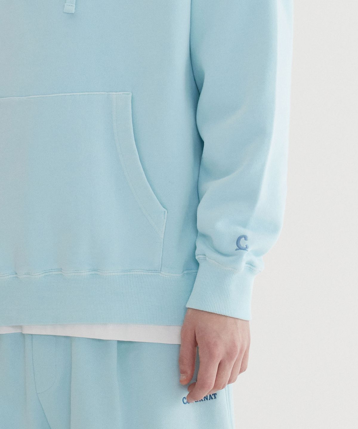 커버낫(COVERNAT) 어센틱 로고 다잉 후디 Sky Blue