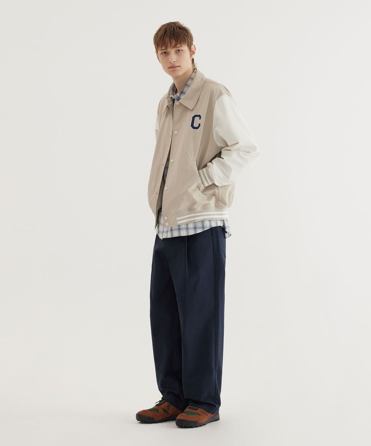 커버낫(COVERNAT) C로고 카라 바시티 자켓 Beige