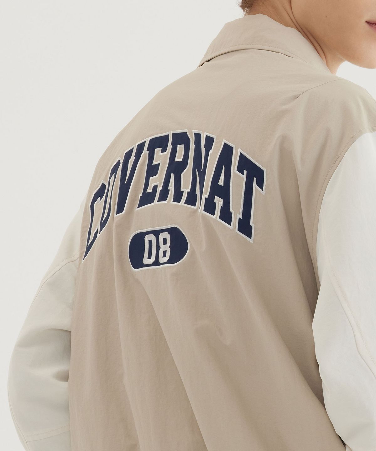 커버낫(COVERNAT) C로고 카라 바시티 자켓 Beige