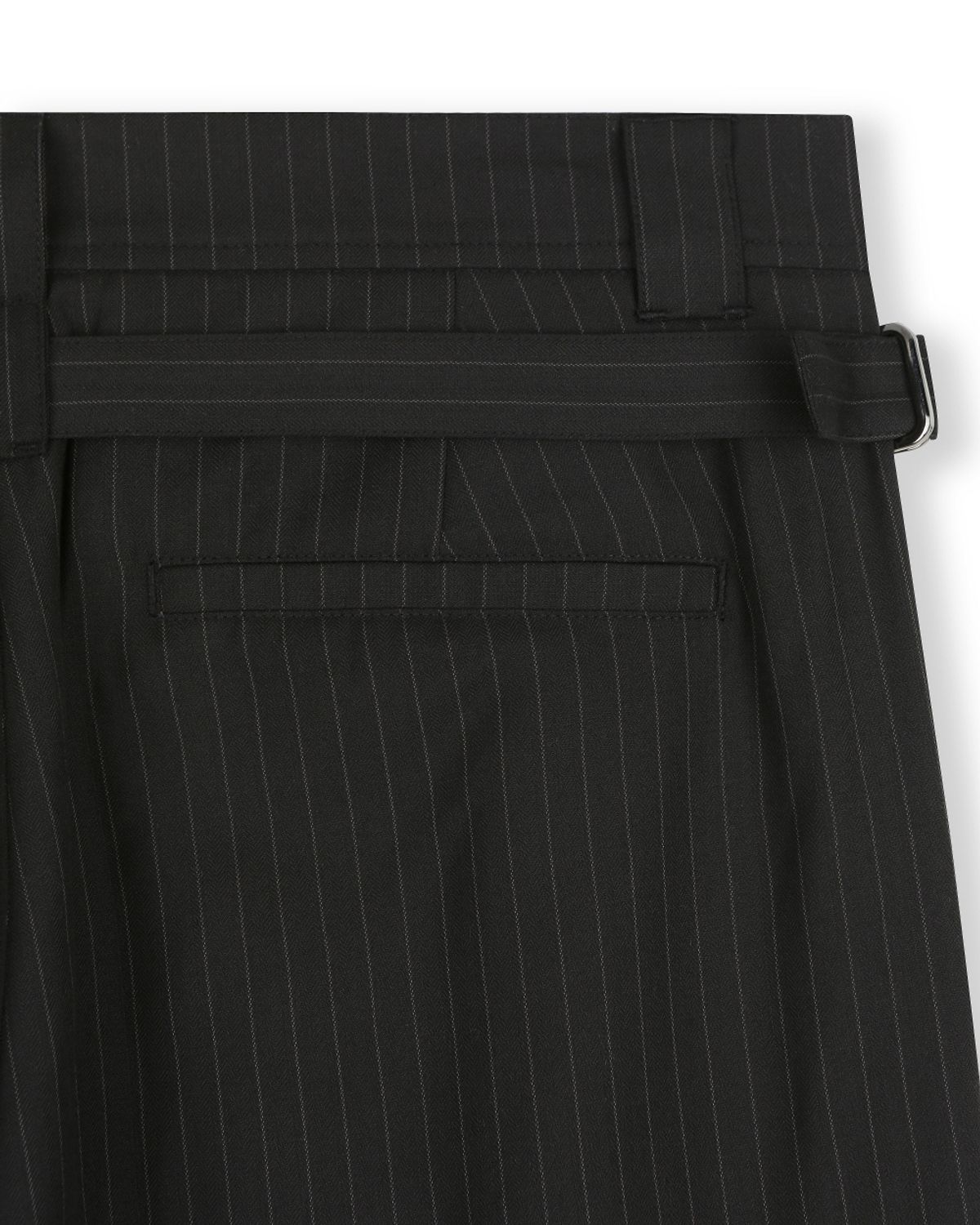 비슬로우(BESLOW) TWO TUCK TAPERED PANTS BLACK STRIPE