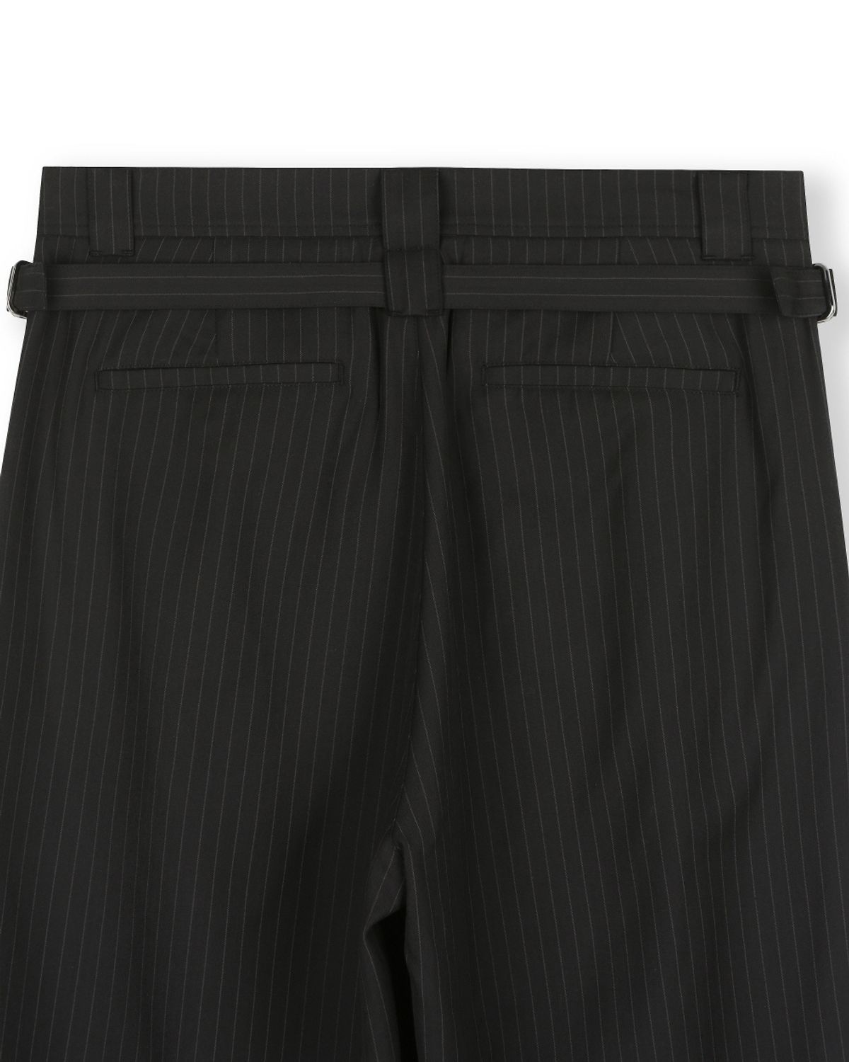 비슬로우(BESLOW) TWO TUCK TAPERED PANTS BLACK STRIPE