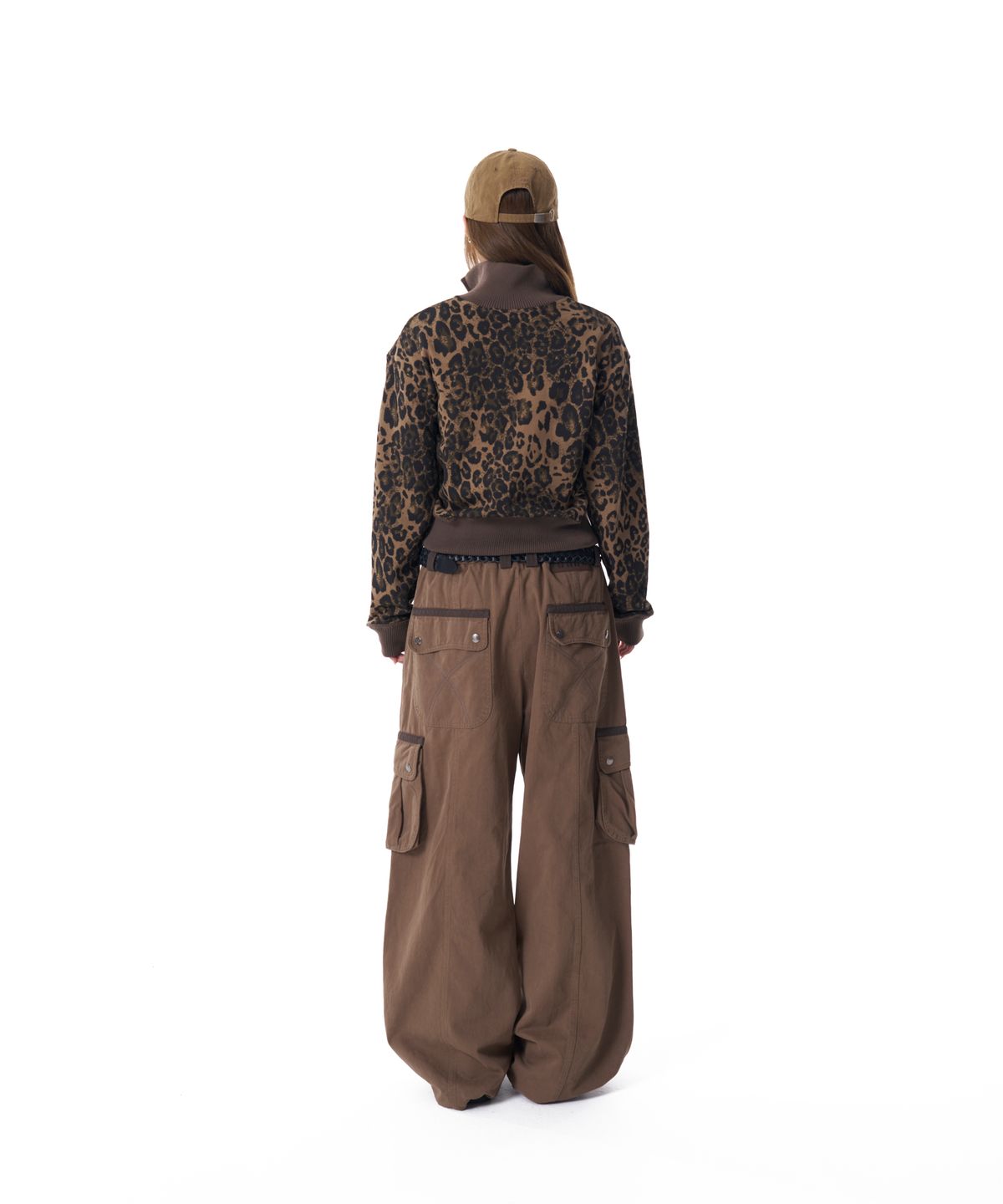아캄(AAKAM) Knee Pin-tuck Contrast Cargo Pants (Brown)