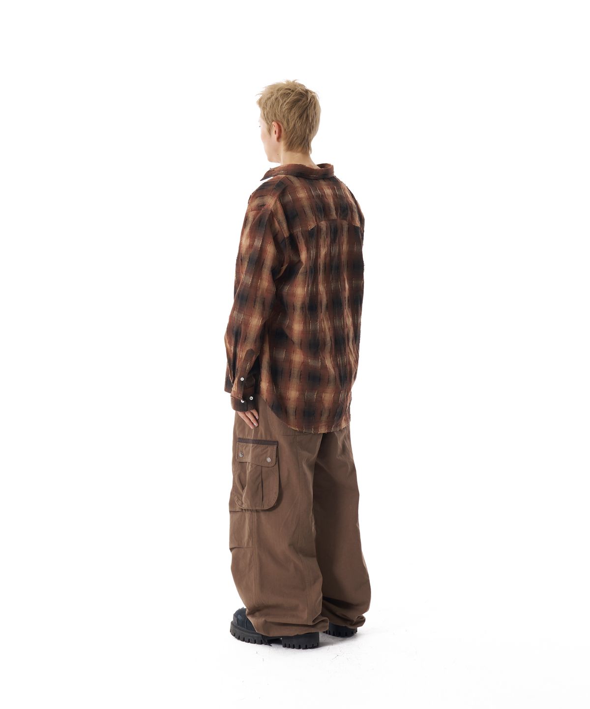 아캄(AAKAM) Knee Pin-tuck Contrast Cargo Pants (Brown)