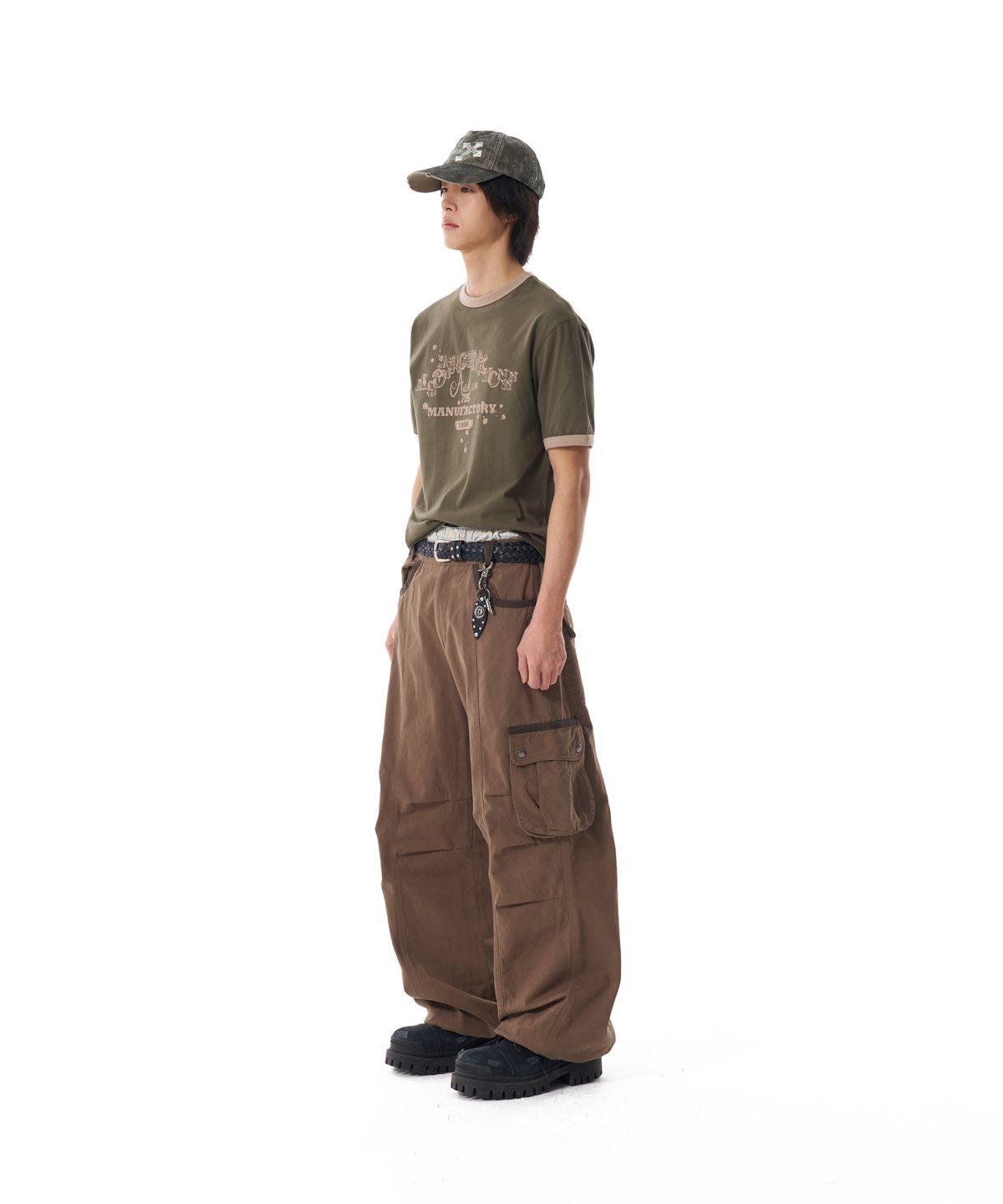 아캄(AAKAM) Knee Pin-tuck Contrast Cargo Pants (Brown)