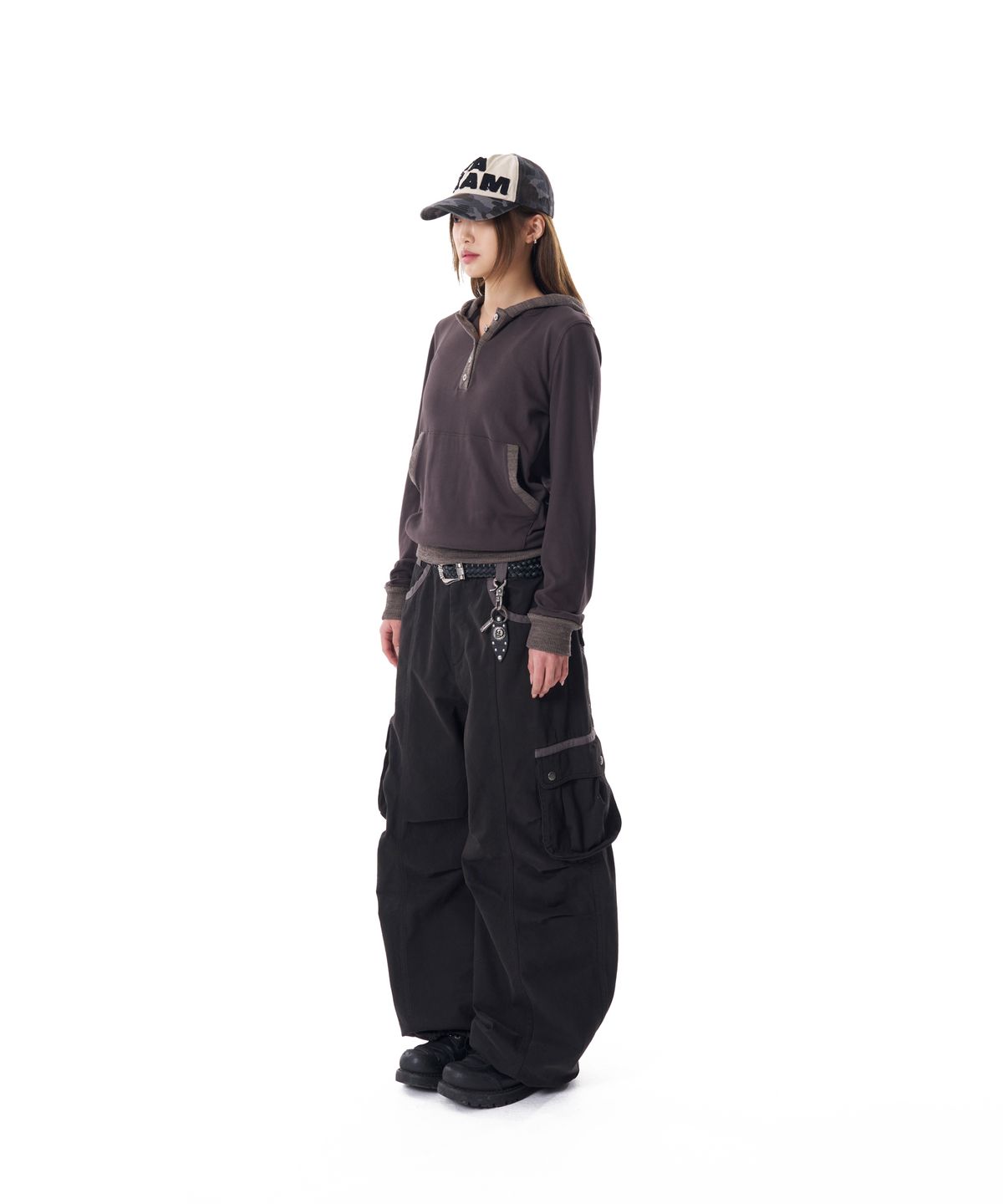 아캄(AAKAM) Knee Pin-tuck Contrast Cargo Pants (Black)