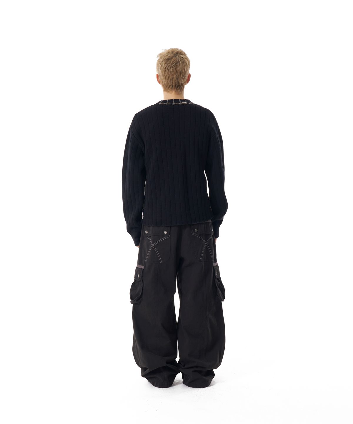 아캄(AAKAM) Knee Pin-tuck Contrast Cargo Pants (Black)