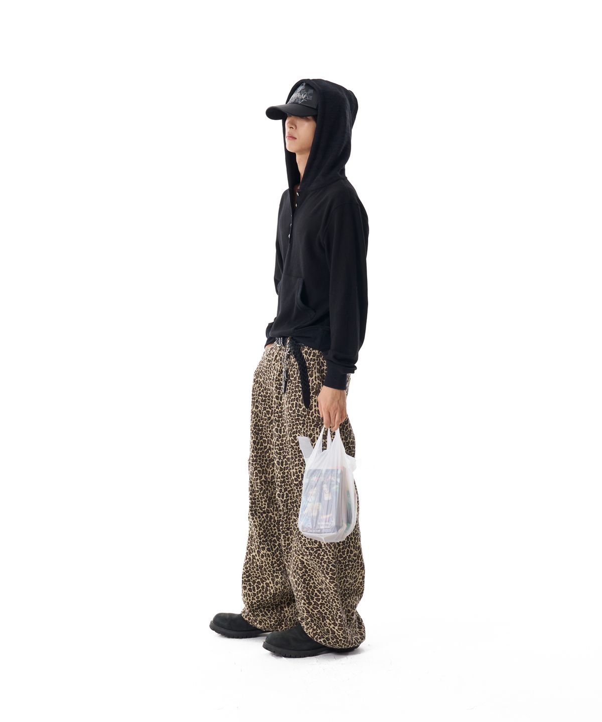 아캄(AAKAM) Knee Pin-tuck Leopard Cotton Pants (Brown)
