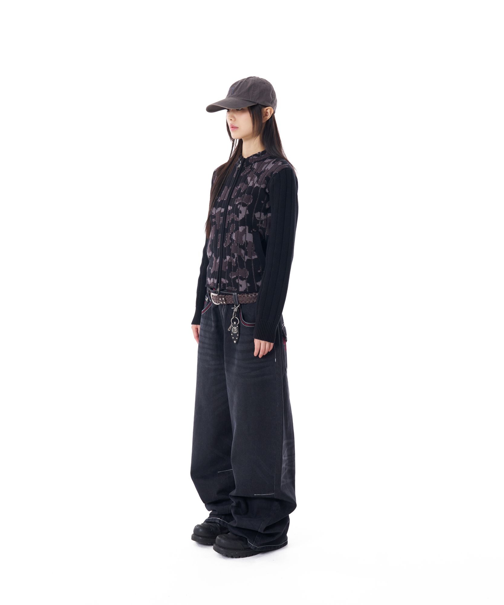 MUSINSA公式 | AAKAM CROS2 Washed Denim Pants (Black)
