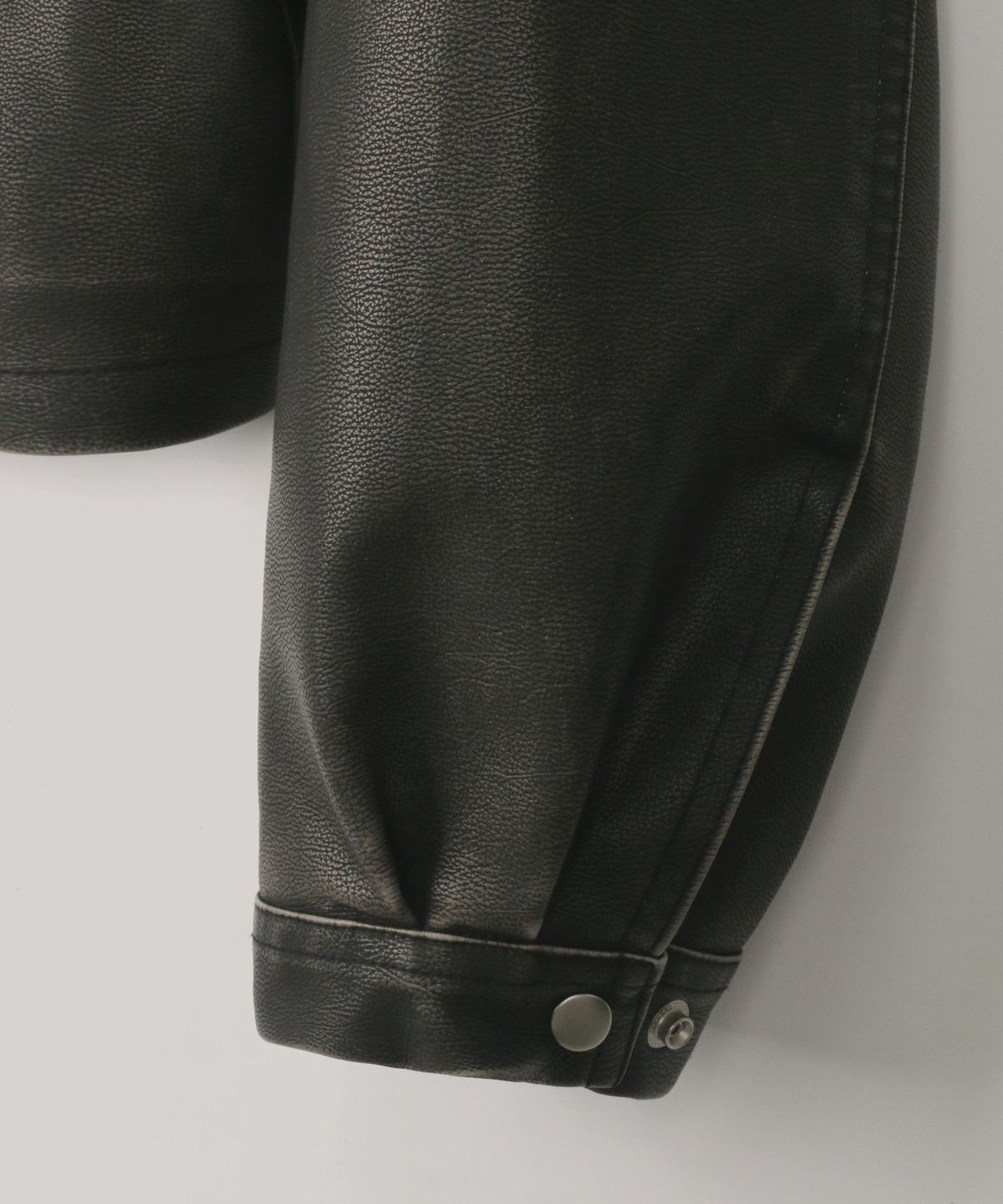 인더스트(INDUST) VTG 워시드 레더 자켓_다크브라운