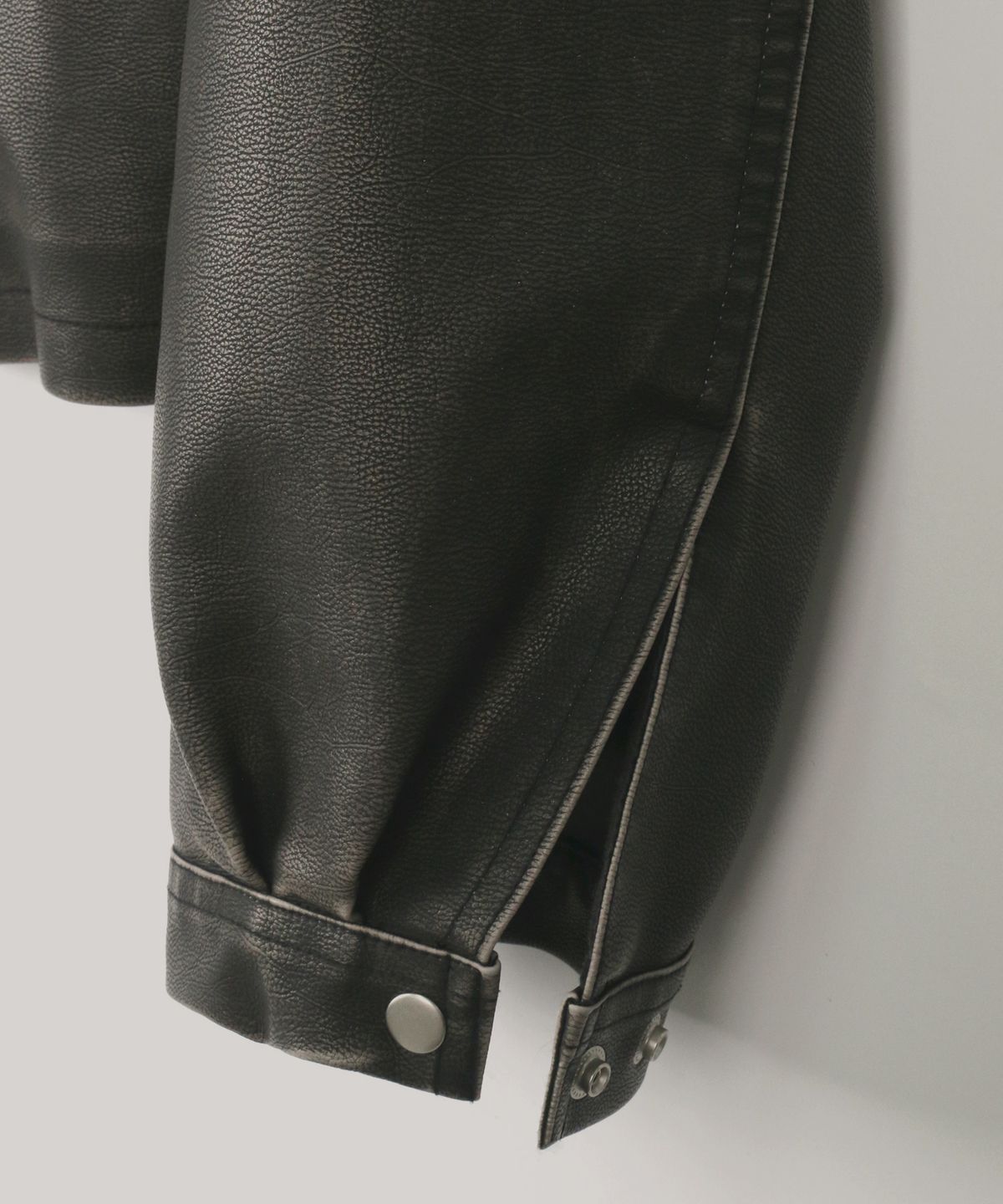 인더스트(INDUST) VTG 워시드 레더 자켓_다크브라운