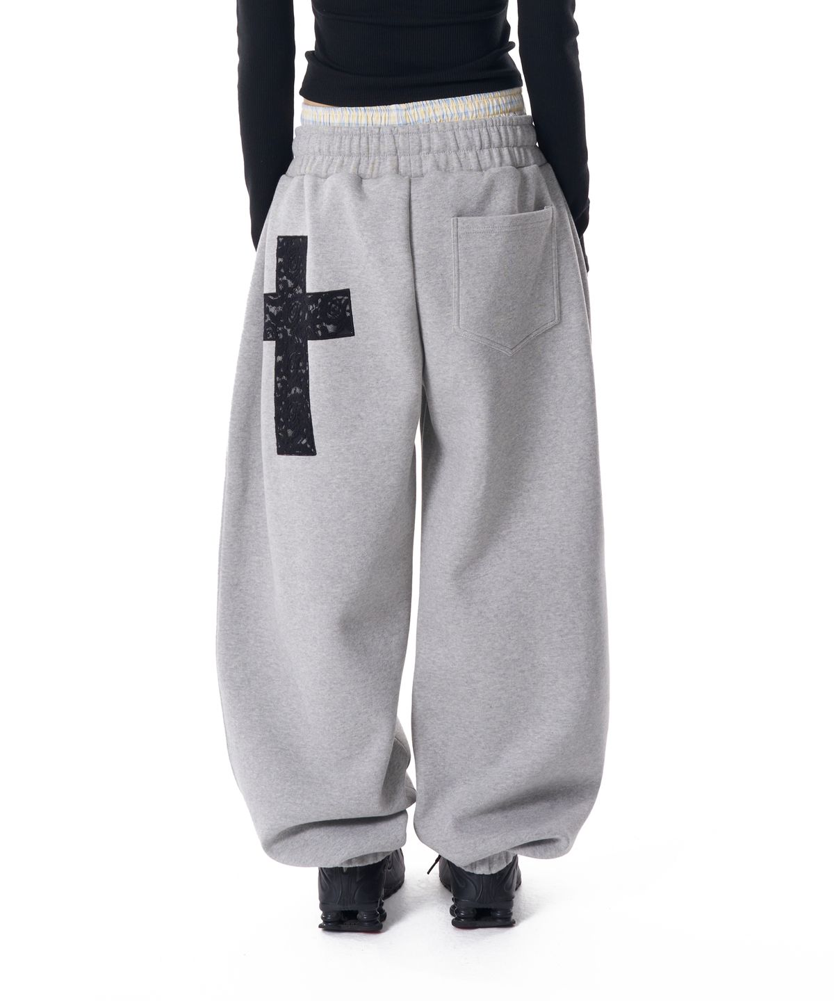 아캄(AAKAM) Laced CROS2 Patch Sweatpants (Gray)