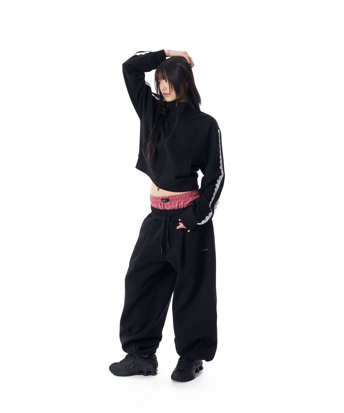아캄(AAKAM) Laced CROS2 Patch Sweatpants (Black)