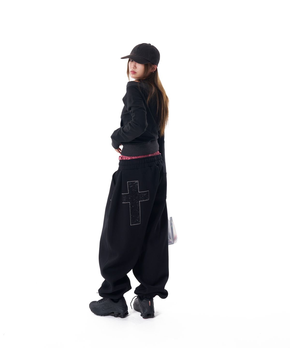 아캄(AAKAM) Laced CROS2 Patch Sweatpants (Black)