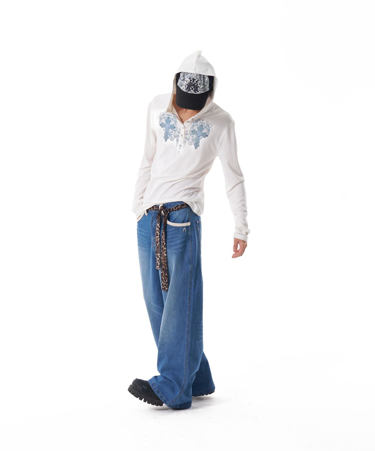 아캄(AAKAM) Studded CROS2 Hooded Long Sleeve (White)