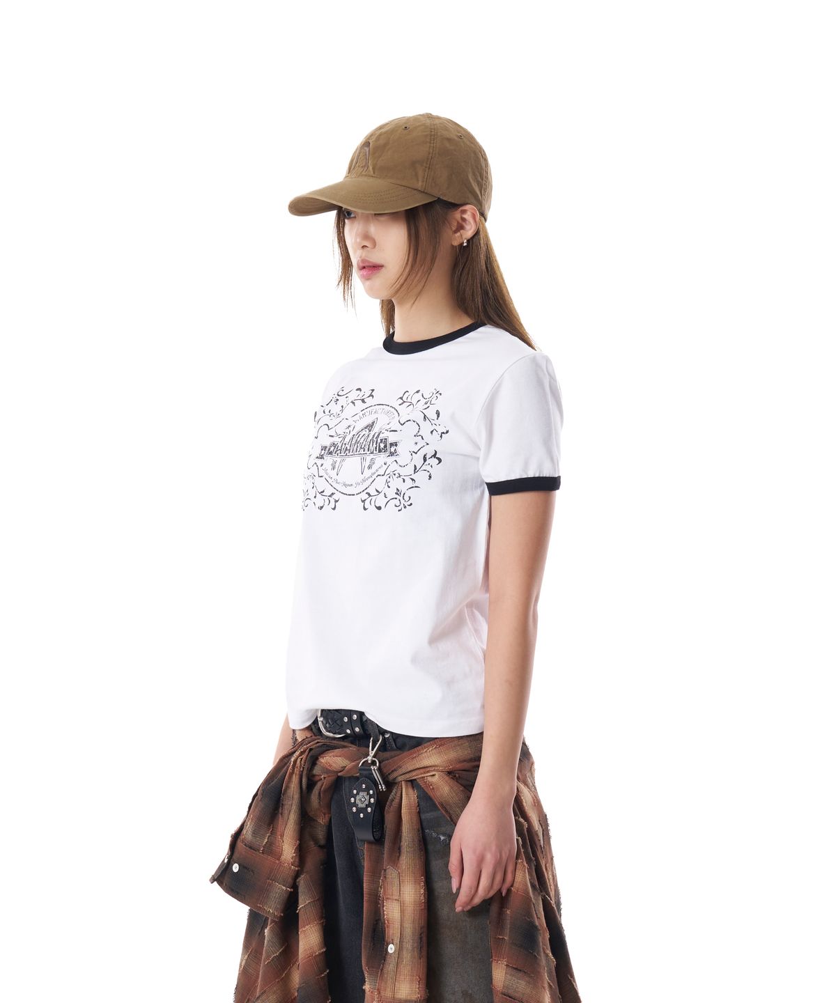 아캄(AAKAM) Stamp Printed Ringer Top (White)