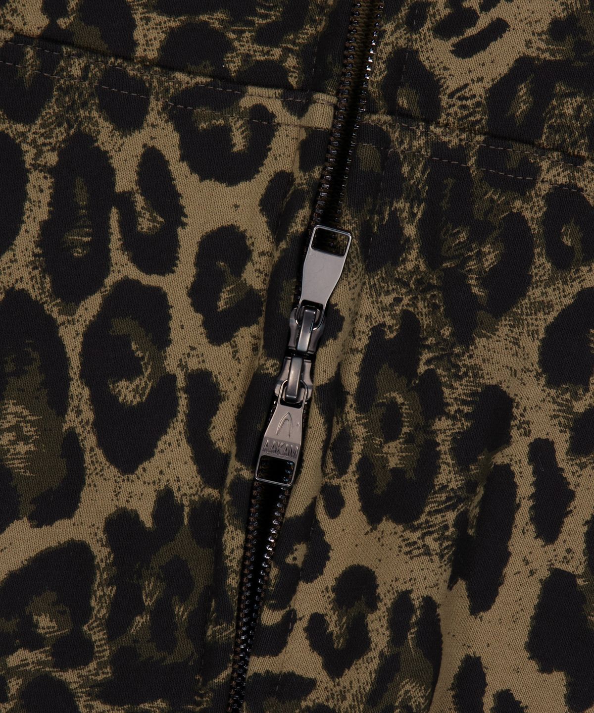 아캄(AAKAM) Leopard Logo Track Jacket (Brown)