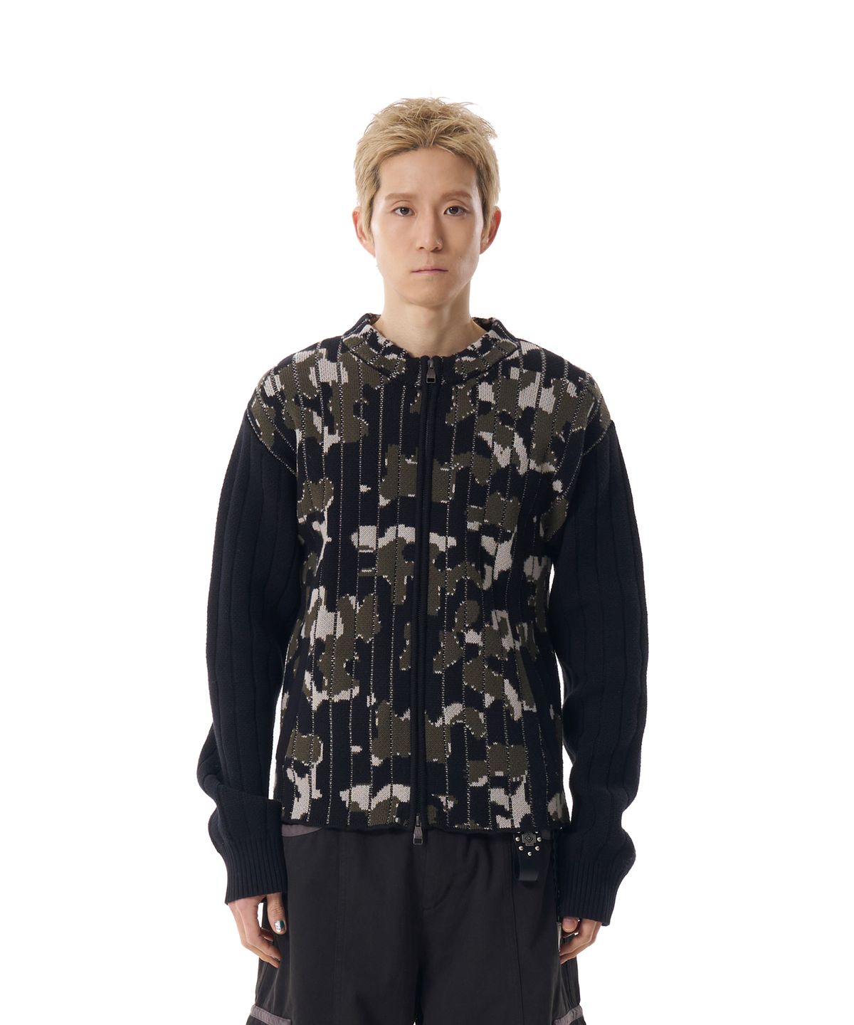 아캄(AAKAM) Camouflage Knit Zip-Up Cardigan (Khaki)