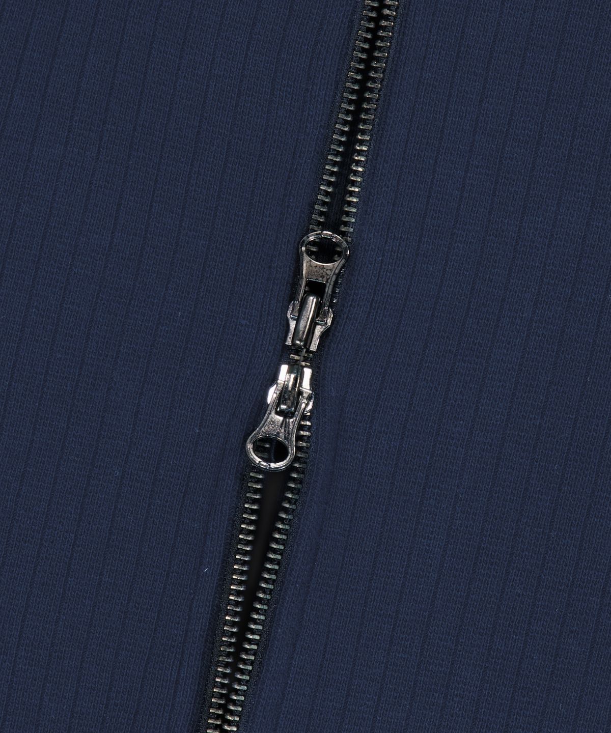 아캄(AAKAM) Side Neck Zip-Up (Navy)