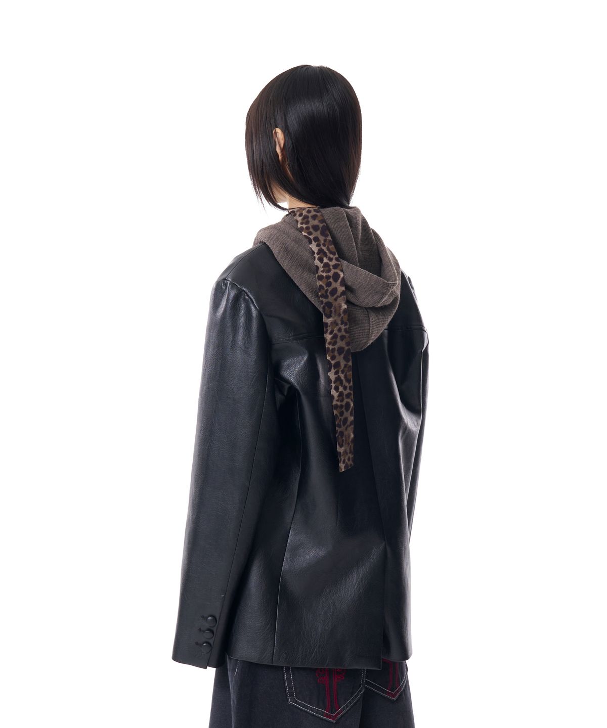 아캄(AAKAM) 3-Button Leather Blazer (Black)