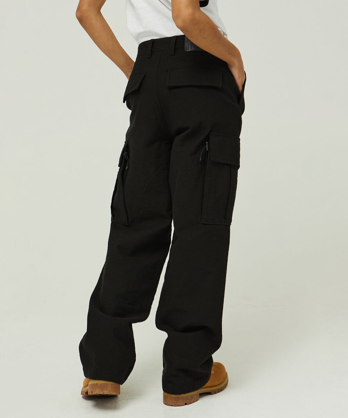 맥우드건(MAGOODGAN) 파번 4411 사틴코튼 와이드핏 네이비 카고팬츠