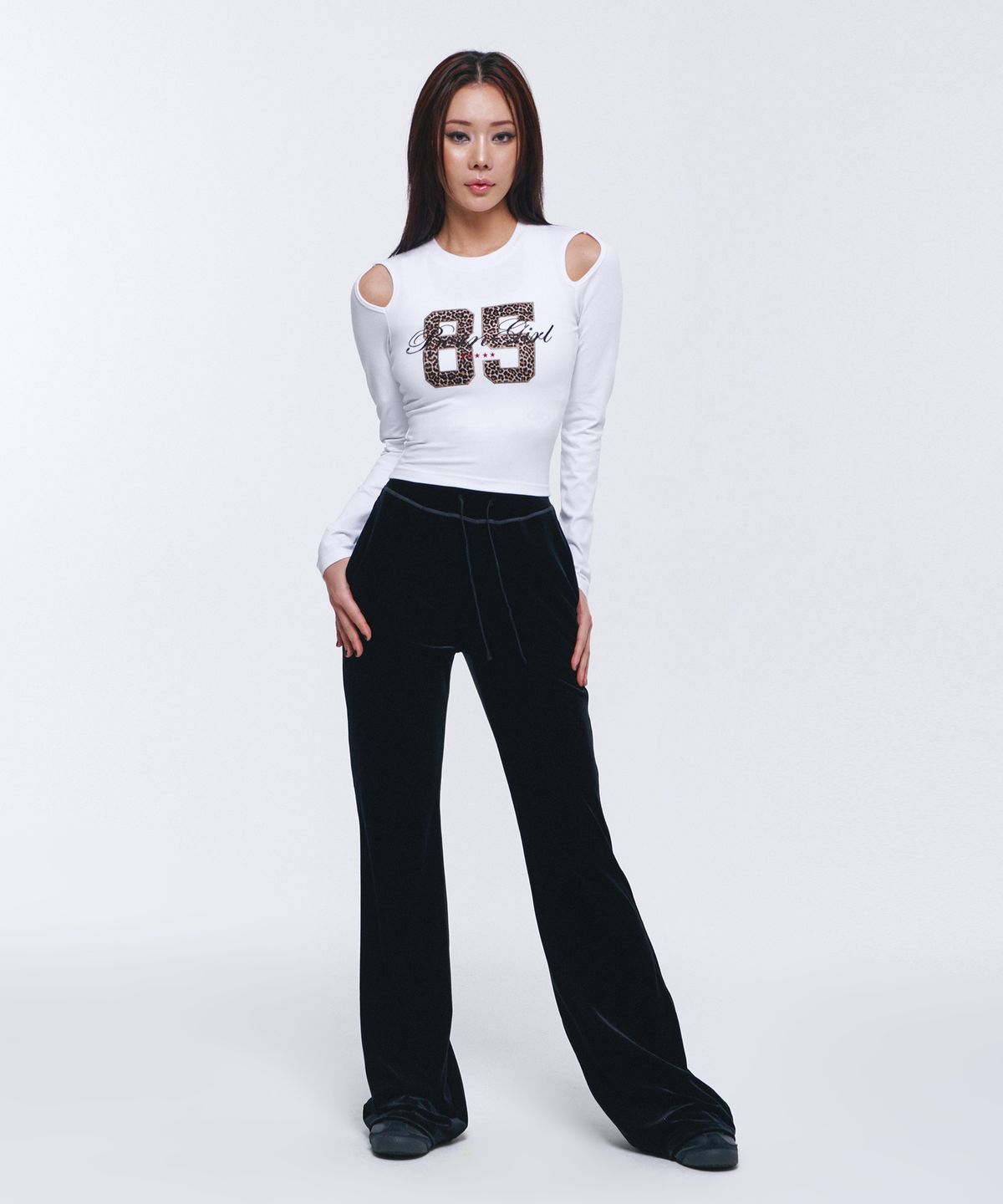 본투윈(BORN TO WIN) W BORN GIRL LEOPARD CROP LONGSLEEVE [WHITE]